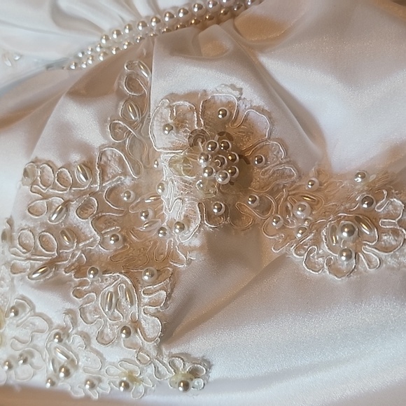 Vintage Victorian wedding gown NWT size 10 long train sold as is - Picture 10 of 13